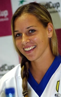 dominika-cibulkova-fed-cup-2007-01-10.jpg