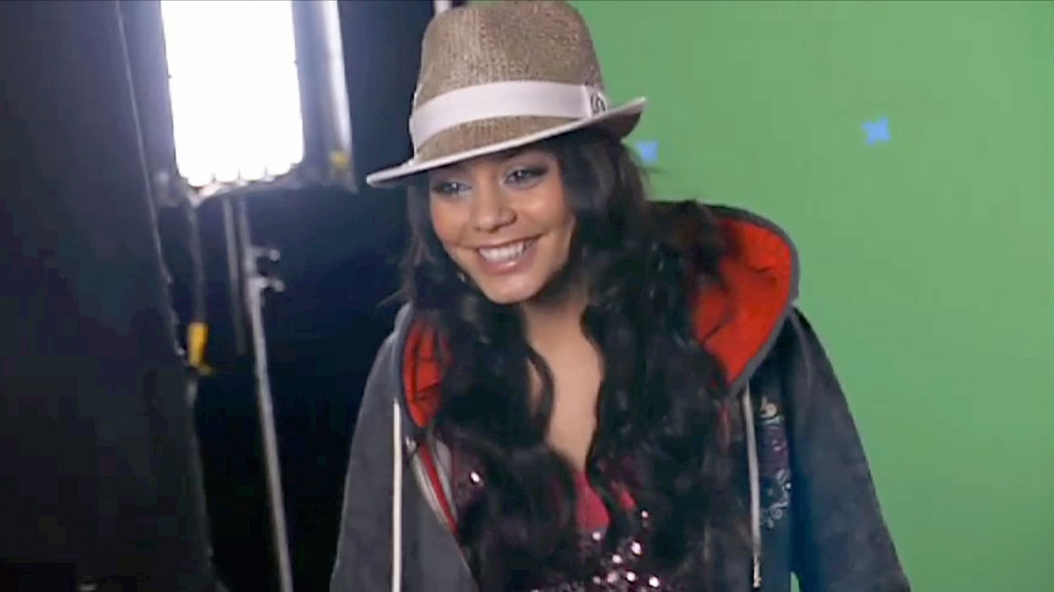 vanessa_hudgens_ecko_red_sneaker_nights13.jpg