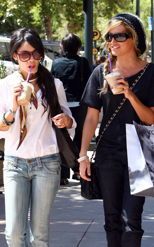 vanessa-hudgens-tisdale-shop-924-15.jpg