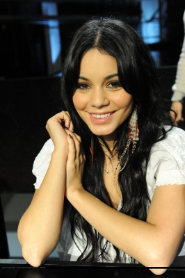 vanesska hudgens.jpg
